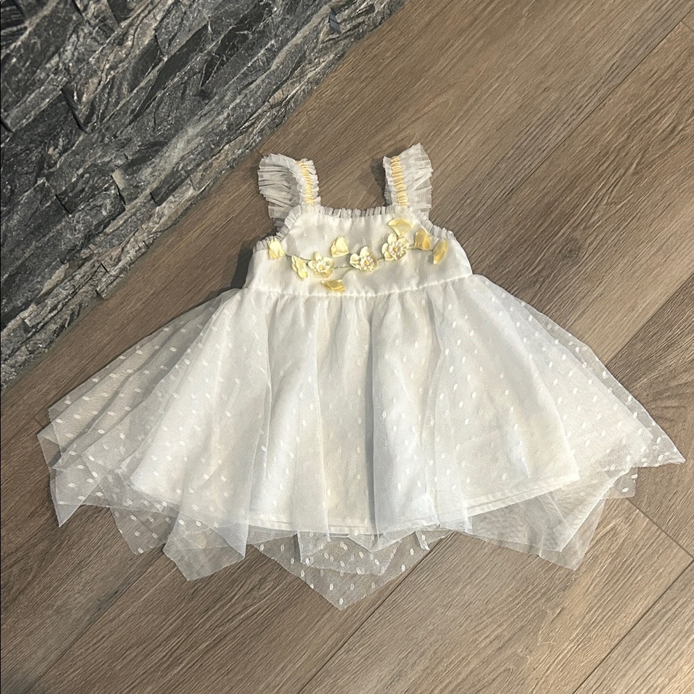 NWOT Baby Biscotti White and Yellow Lace Dress with Floral design Size 18 m‎